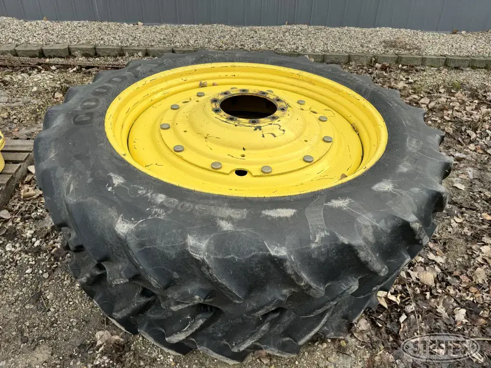 (2) Goodyear DT800 380/90R50 tires Tractor-Implement Tire