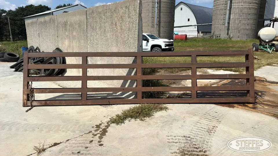 (2) 18’x48” gates Livestock Handling
