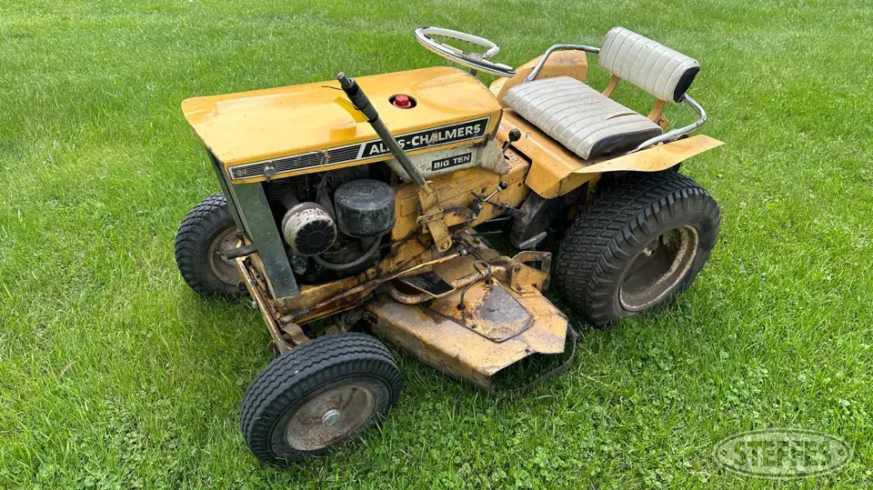 Allis-Chalmers B-10 Lawn Tractor