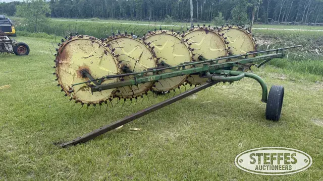 John Deere inline wheel rake