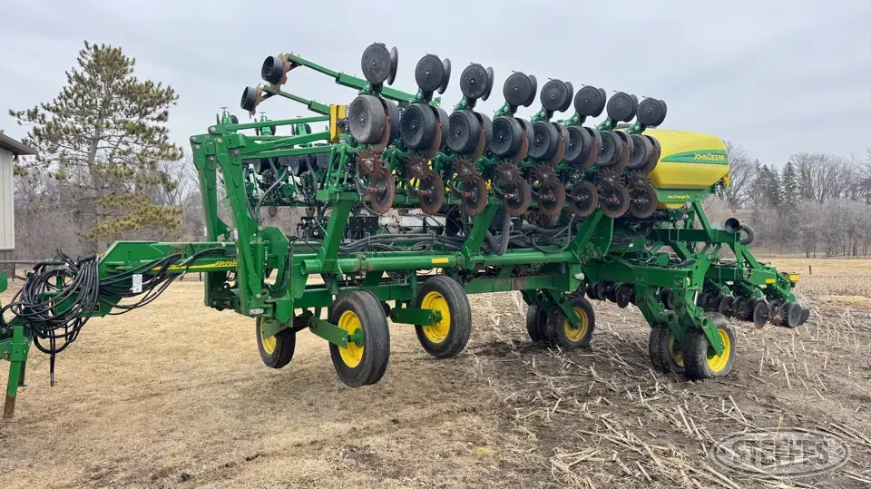 2010 John Deere 1790 12 or More Row Planter