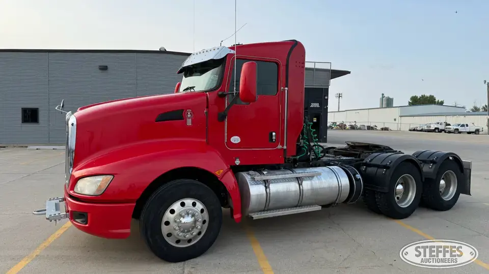 2013 Kenworth T660 Conventional Truck without Sleeper