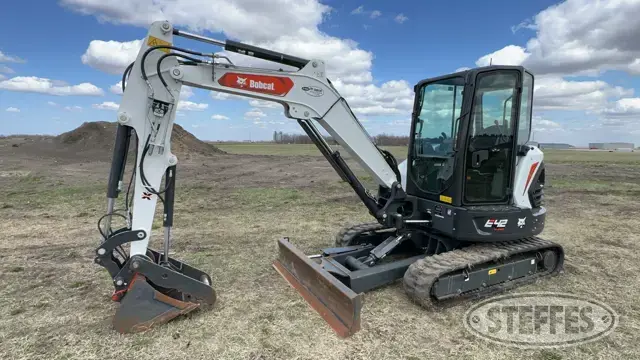 2022 Bobcat E42