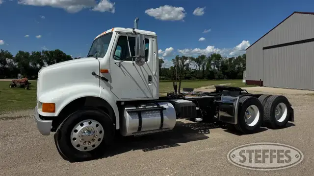 1995 International 8100