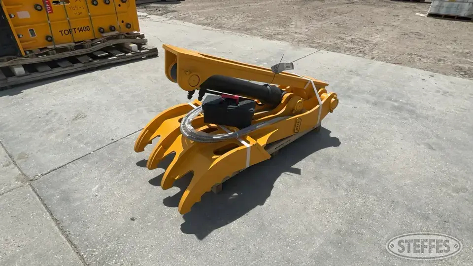 Jisan Thumb 20-25H Excavator Attachment