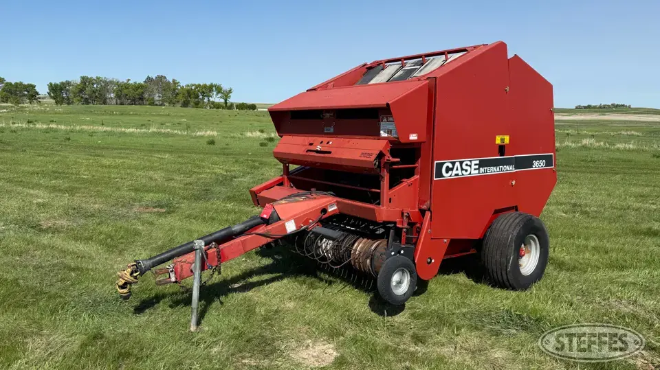 Case IH 3650 Round Baler