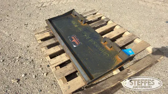 Land Honor universal skid steer adapter plate