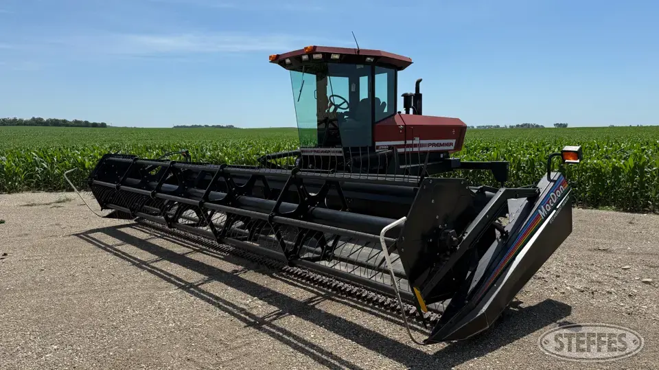1999 MacDon 2930 Premier Self-Propelled Swather