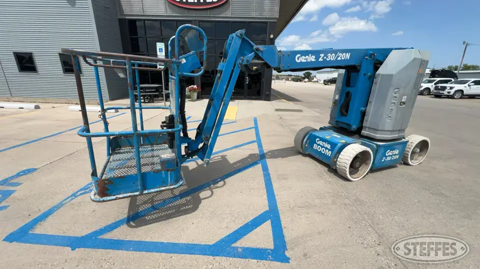 2005 Genie Z-30/20N Boom Lift