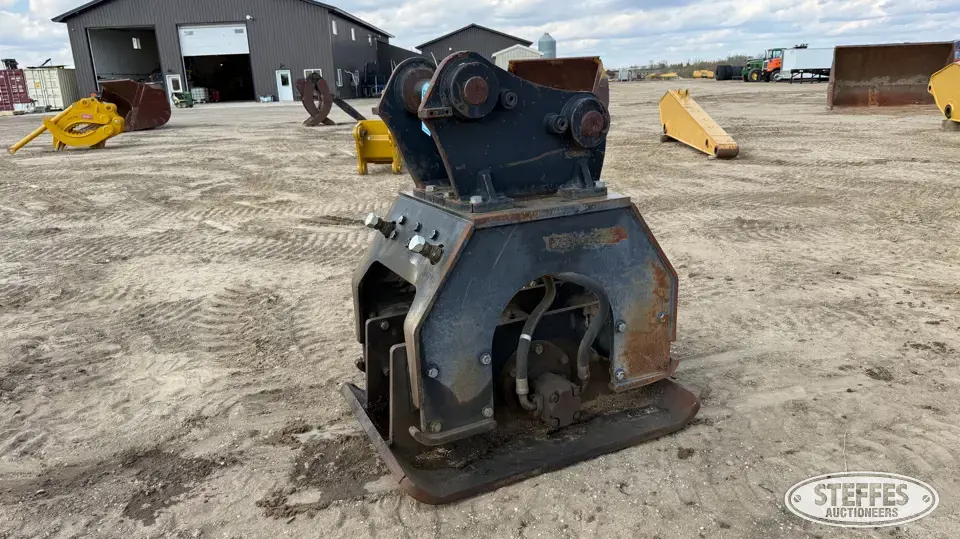 CAT CVP110 excavator plate compactor Excavator Attachment