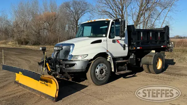 2013 International 4300 SBA 4x2