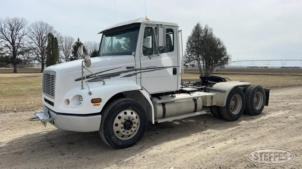 2000 Freightliner FL112 Conventional Truck without Sleeper