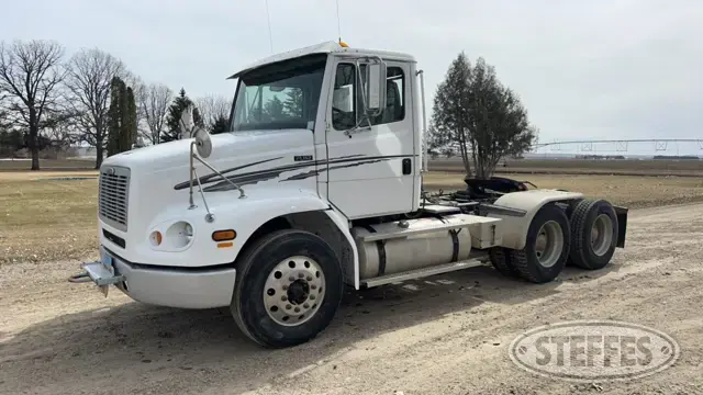 2000 Freightliner FL112