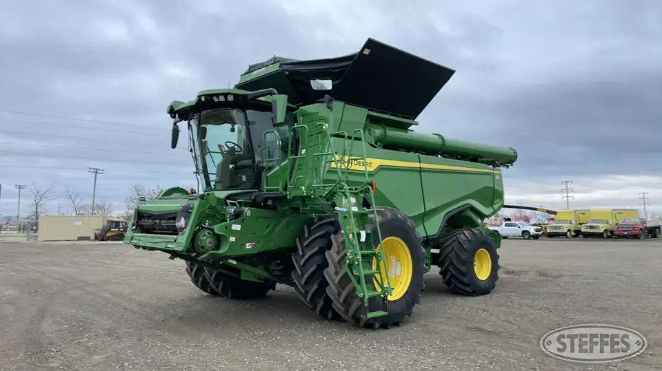 2023 John Deere X9 1000 Combine