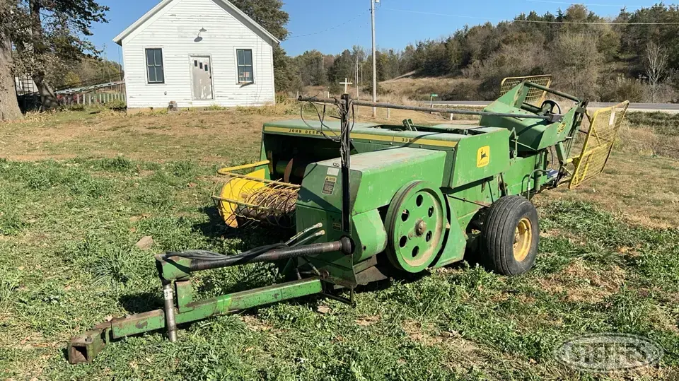 John Deere 336 Square Baler