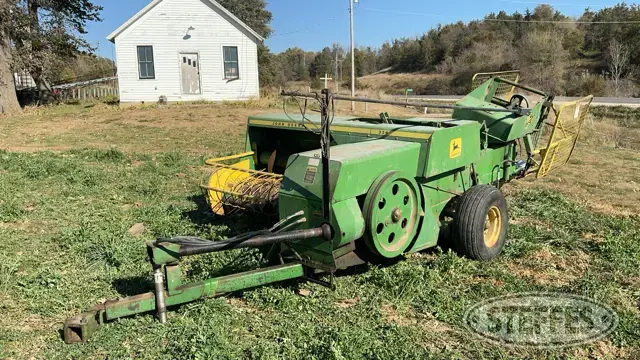 John Deere 336