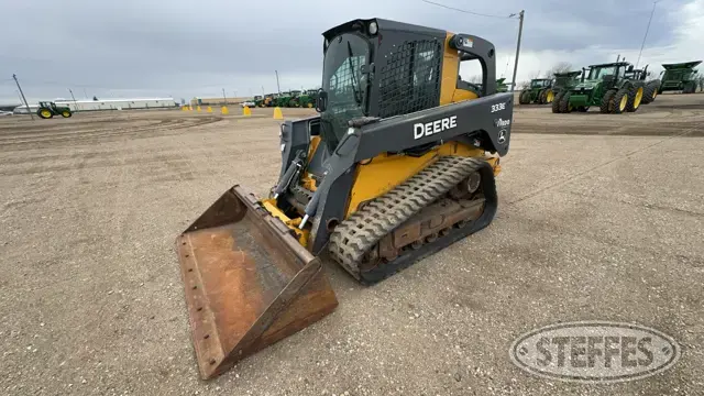 2016 John Deere 333E