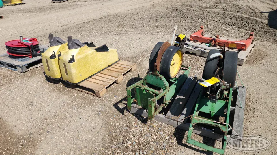 John Deere 7100 Ag Equipment Part