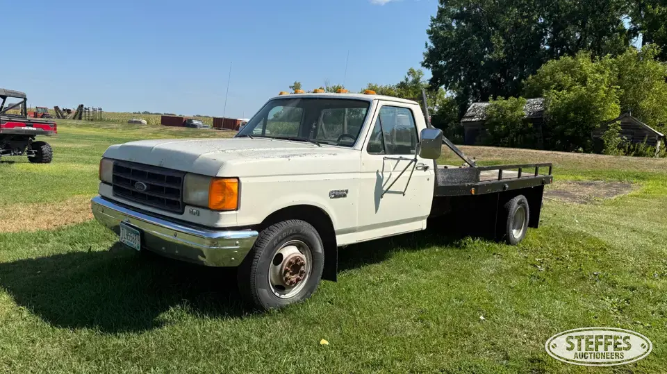 1988 Ford F-350 Flatbed Truck