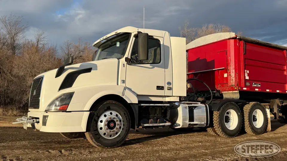 2013 Volvo VNL 64 Conventional Truck without Sleeper