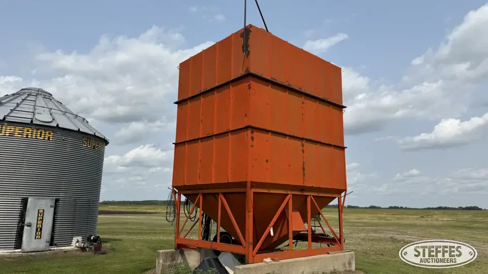 Lowry hopper bin
