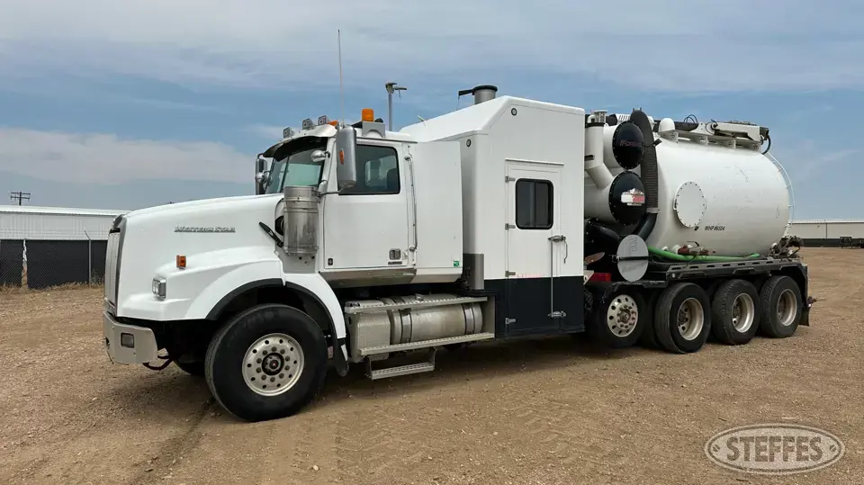 2016 Western Star 4900SA Specialty Truck