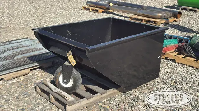 Mini skid steer dump hopper