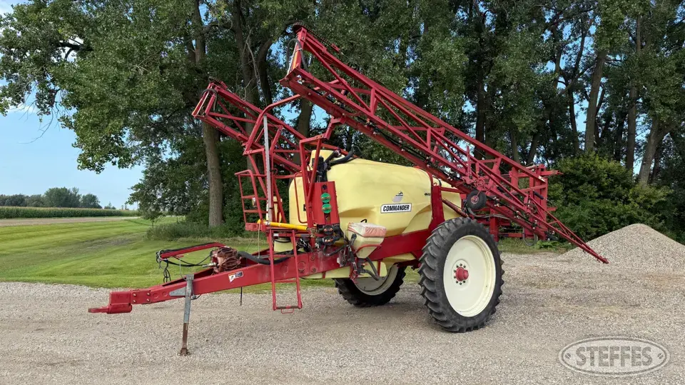 Hardi Commander CM1200 Pull-Type Sprayer