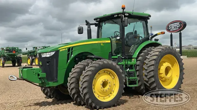2011 John Deere 8285R