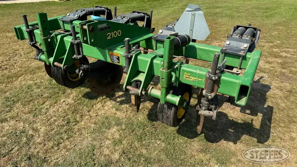 John Deere 2100 Ripper