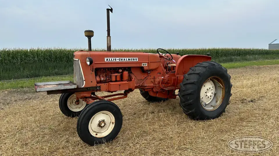 1961 Allis-Chalmer D17 2WD Tractor