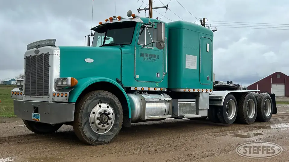 1995 Peterbilt 378 Conventional Truck with Sleeper