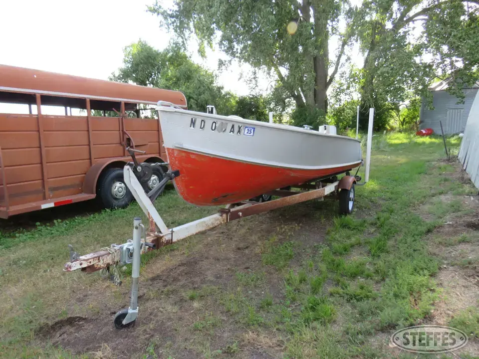 1973 Crestliner Boat