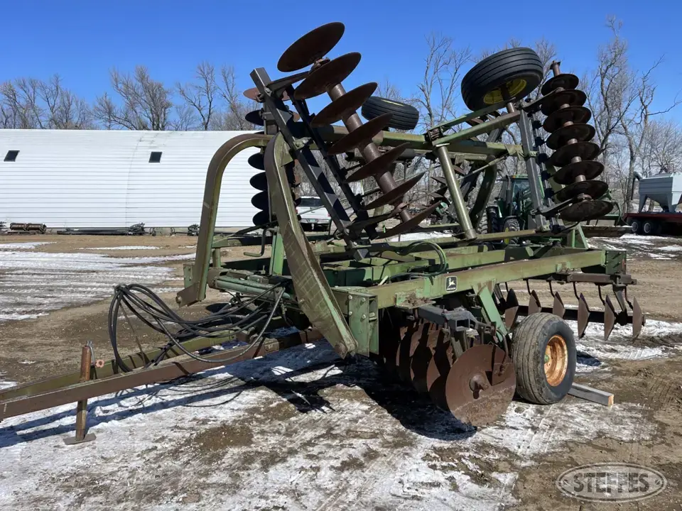 John Deere 235 Disc