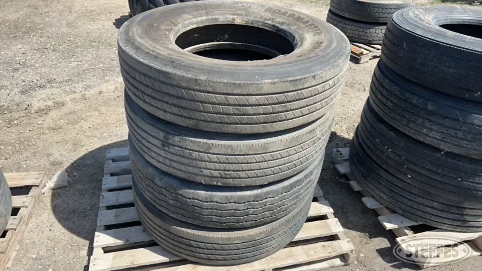 Roadmaster Truck Tire
