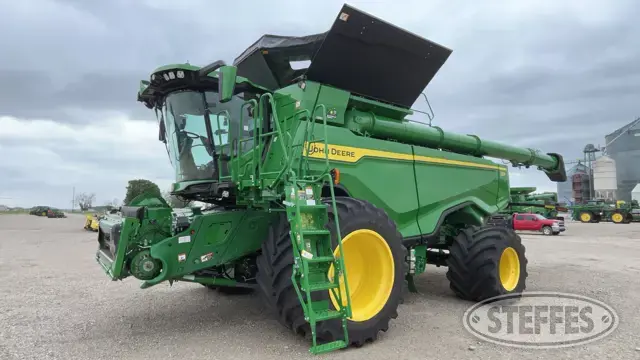 2022 John Deere X9 1100