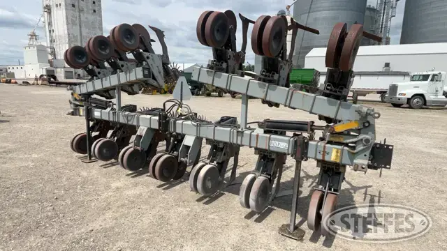 Hiniker 5000
