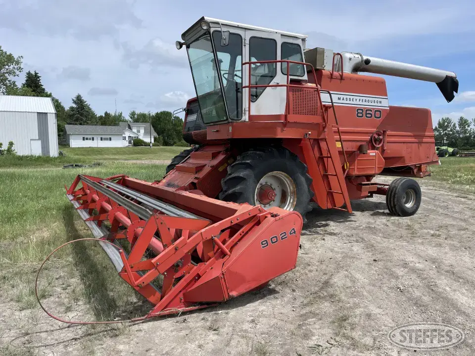 1981 Massey Ferguson 860 Combine