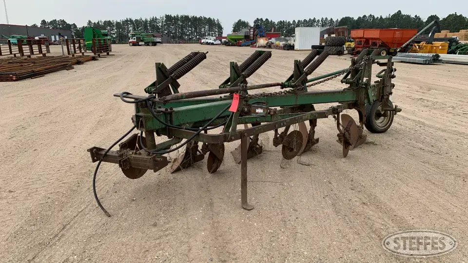 Oliver 548 Plow