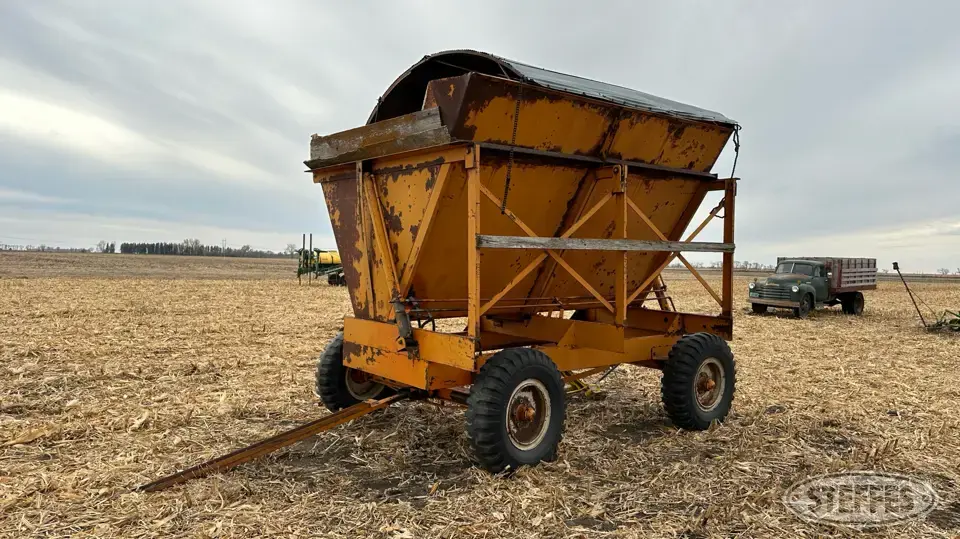 Richardton Dump Cart