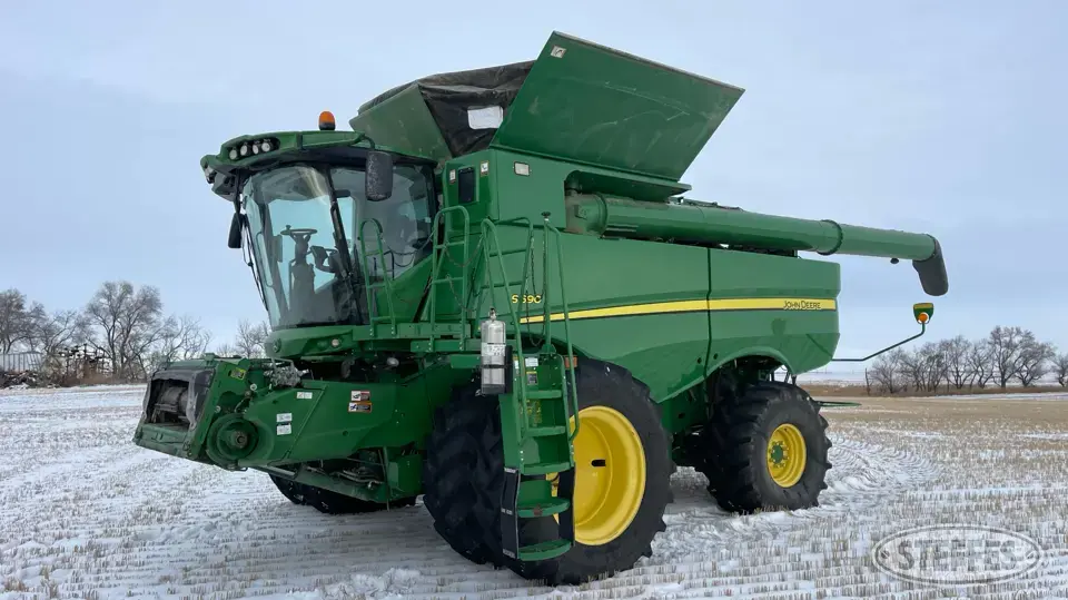 2014 John Deere S690 Combine