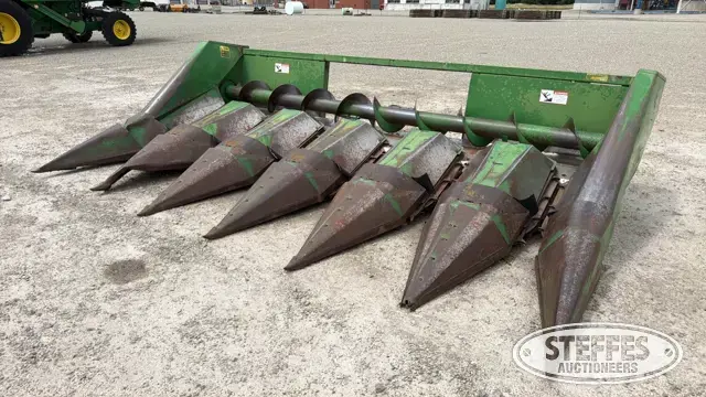 John Deere 643