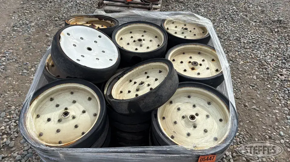 (65) Kinze gauge wheels Ag Equipment Part