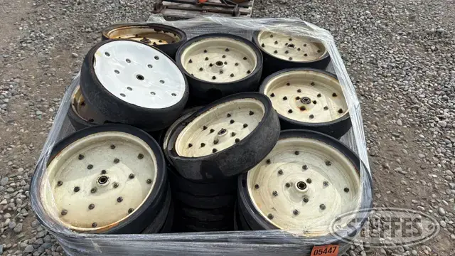 (65) Kinze gauge wheels