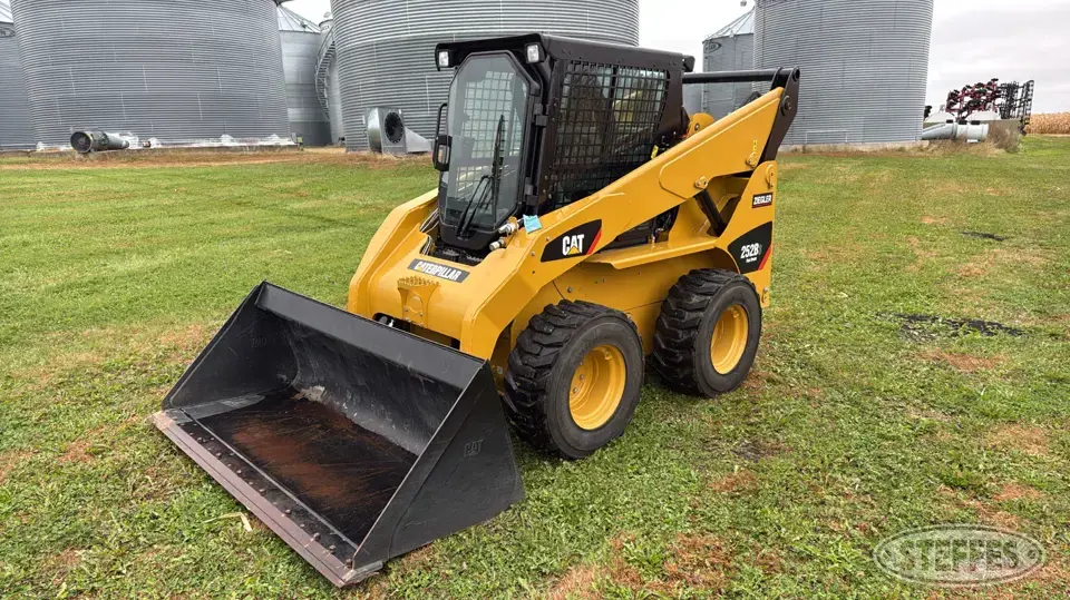 2012 CAT 252B3 Wheeled Skid Steer