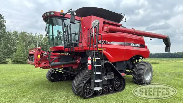 2013 Case IH 8230