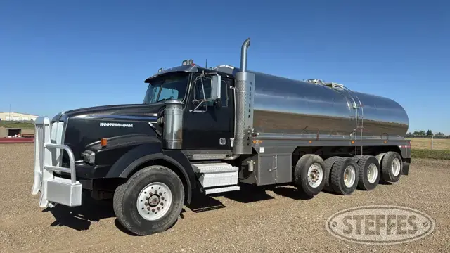 2005 Western Star 4900SA 6,000 gal.