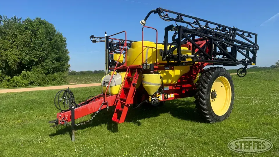 2011 Top Air TA1200 Pull-Type Sprayer
