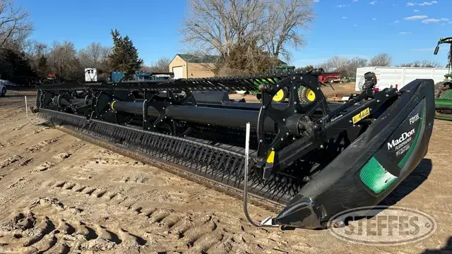 2019 MacDon FD135
