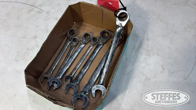 Assorted John Deere speed ratchet wrenches